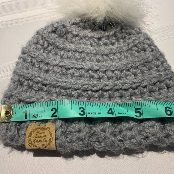 Childs Knitted Hat With Pompom - Picture 4 of 5